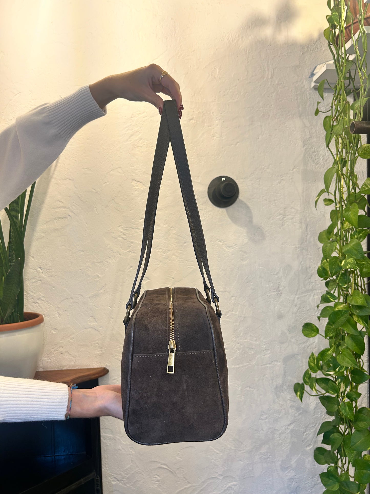 Bauletto a spalla in pelle e suede