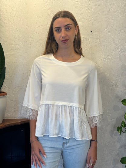 BLUSA CON BASCHINA E PIZZO