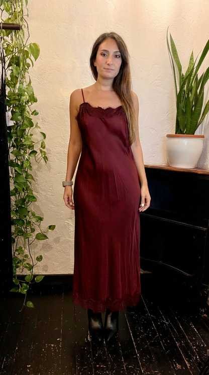 Vestito ricamo pizzo lungo