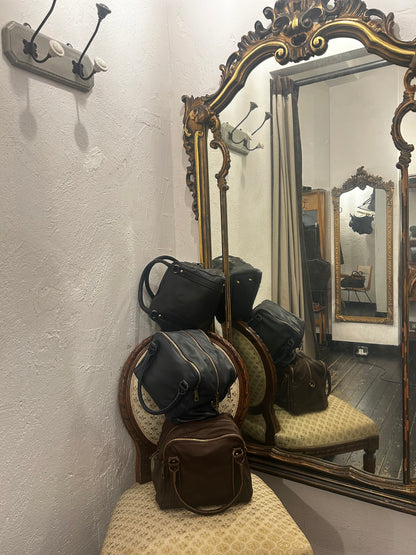 Bauletto in pelle con tracolla