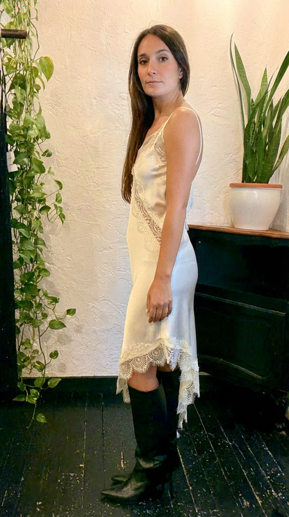 Vestito pizzo taglio obliquo