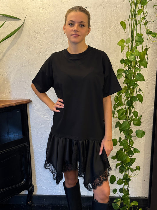 Vicolo - vestito sporty-chic con balze in pizzo